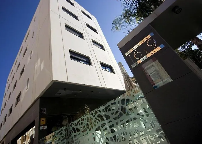 Apartamentos 16:9 Suites Almería